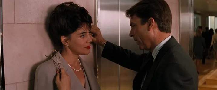 in the mouth of madness review 2