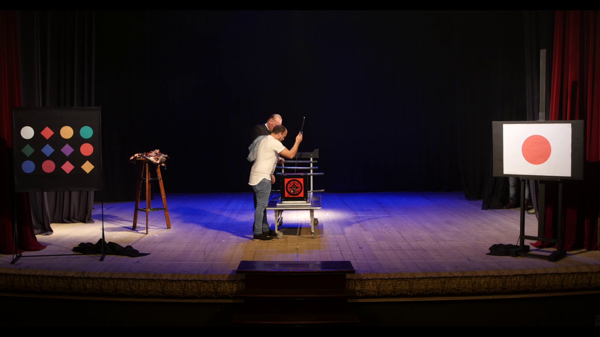 Abrakadabra behind the scenes