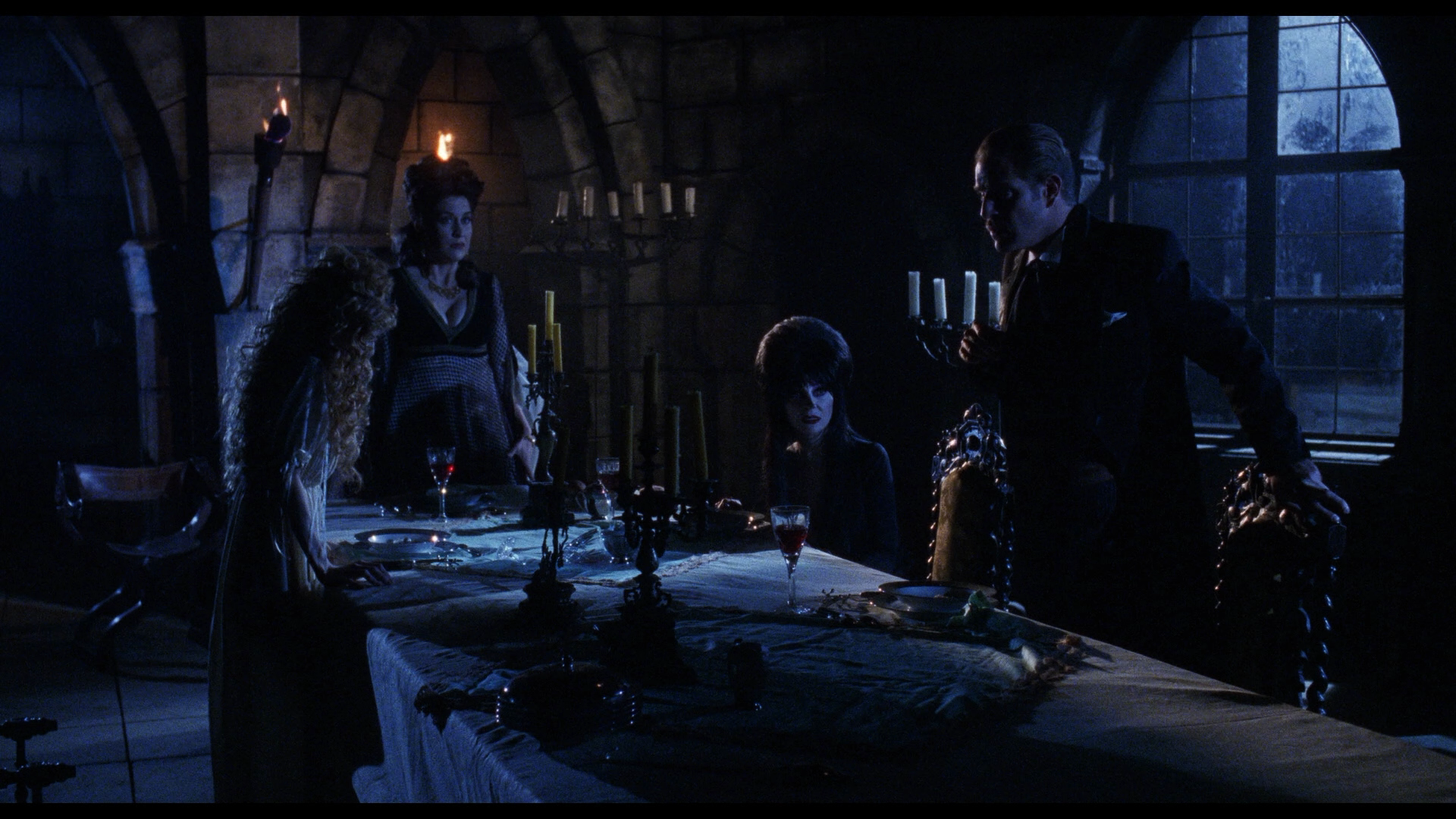 Elvira's Haunted Hills cap 7