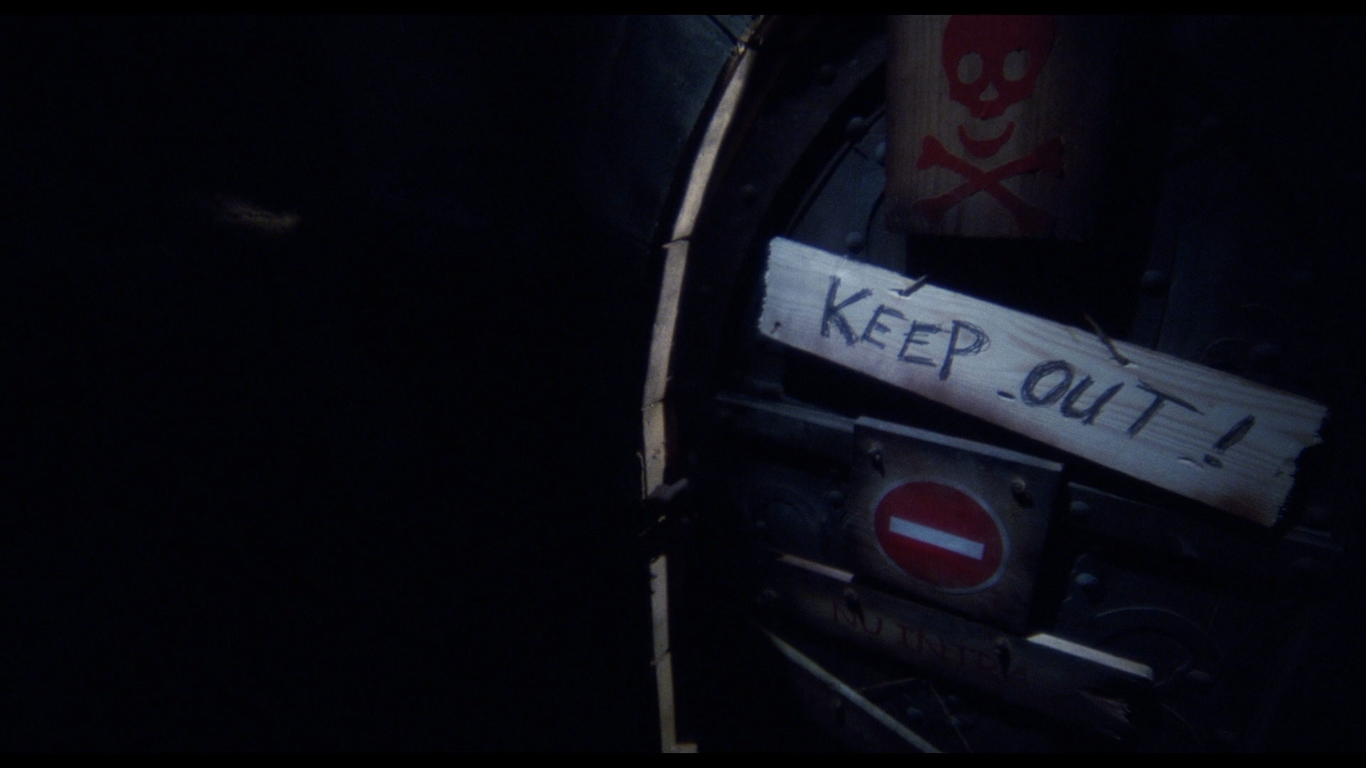 Elvira's Haunted Hills cap 9