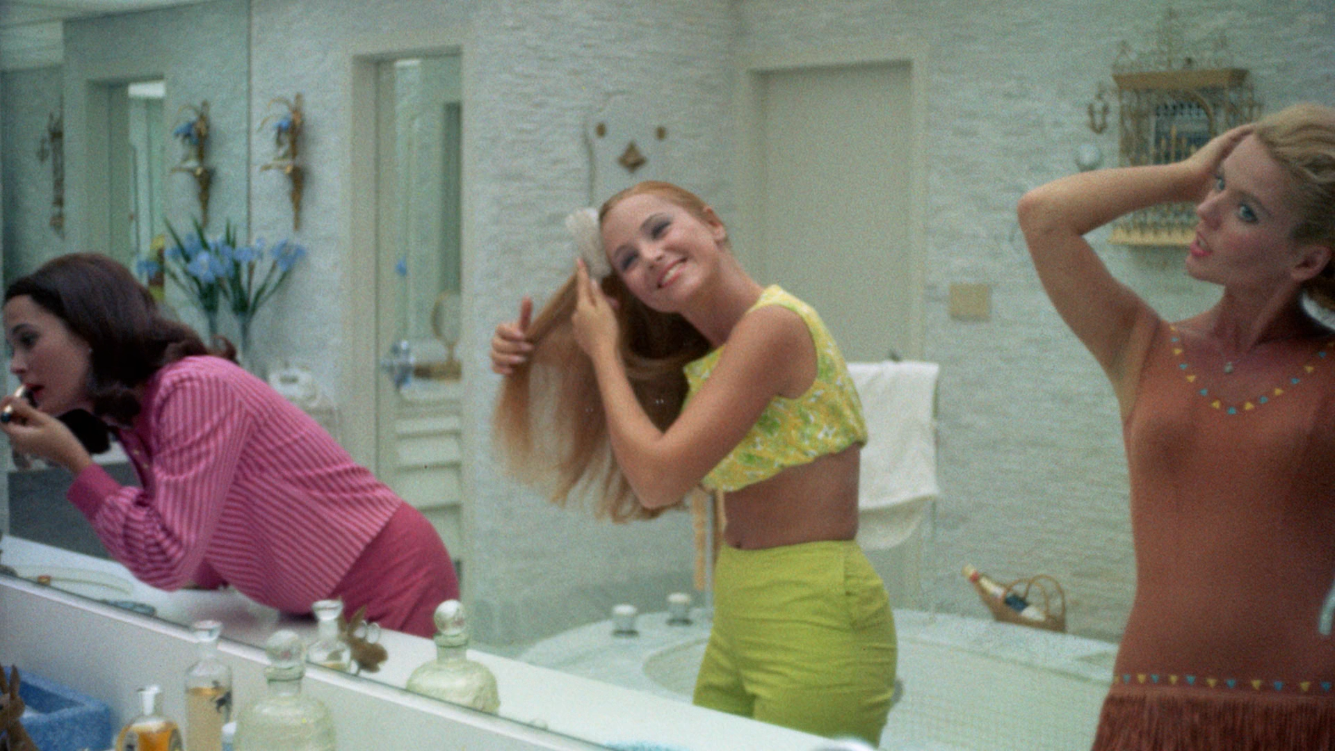 Sting of Death Blu-ray screencap 4