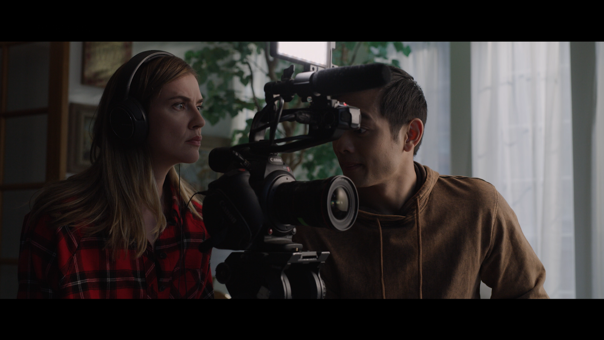 Superhost Blu-ray screencap 7