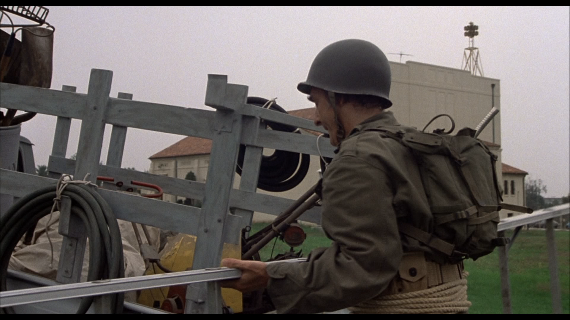 Fire Sale Blu-ray screencap 8