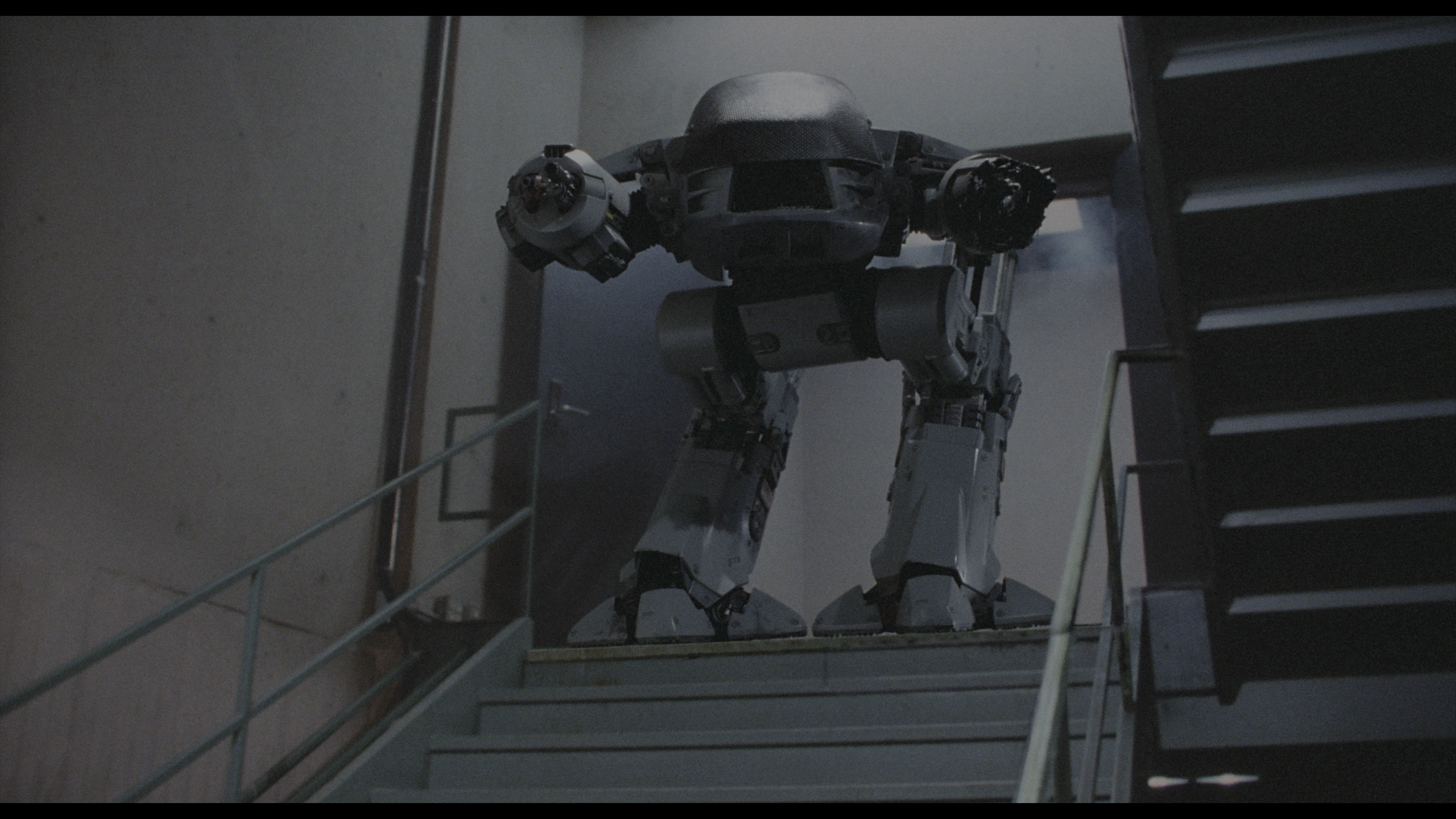 RoboCop Director's Cut (4kUHD Standard Edition) [Blu-ray]
