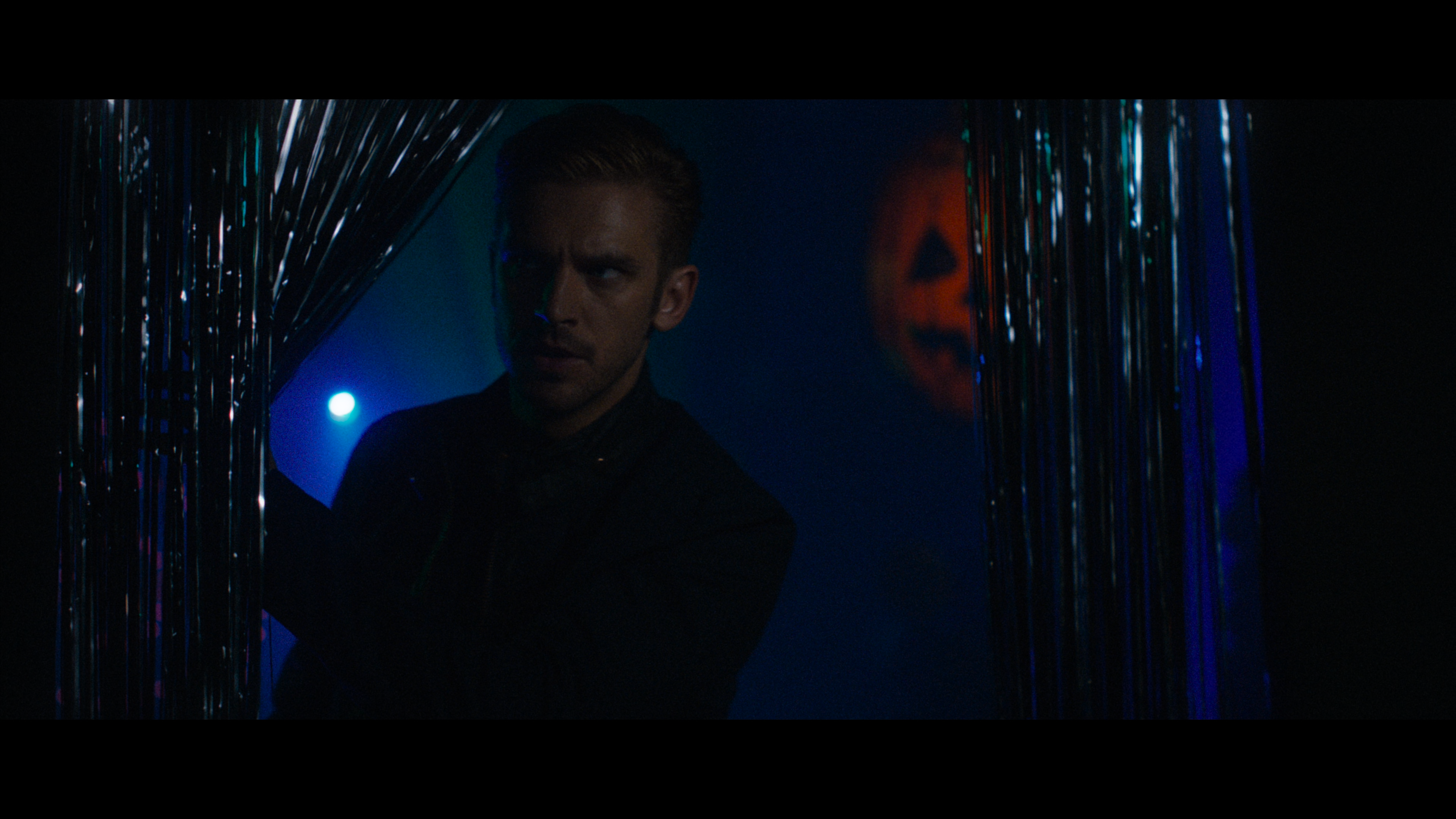 The Guest 4K UHD screencap 5