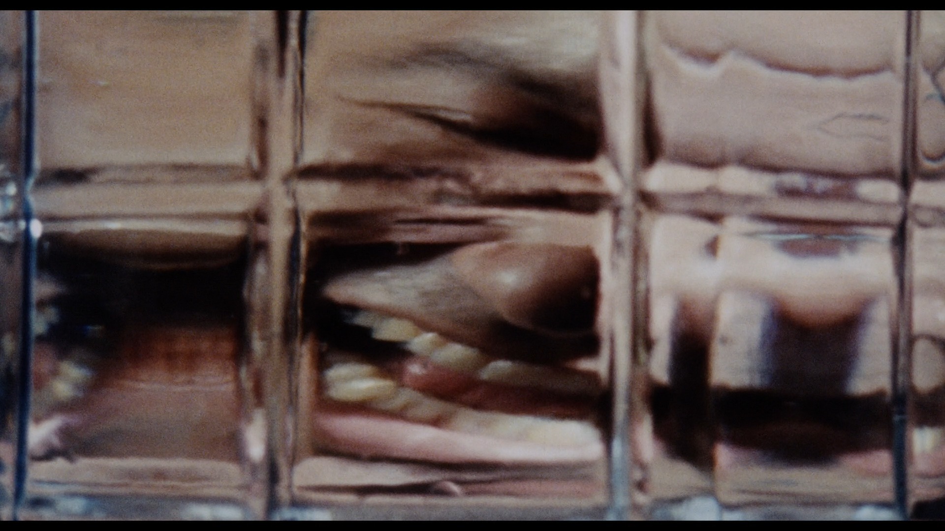 Body Fever Blu-ray screencap 12