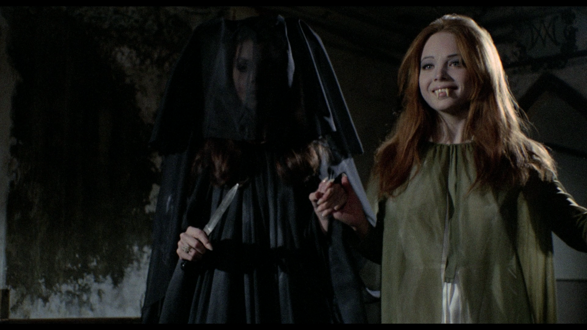 The Werewolf vs. Vampire Woman Blu-ray international nude export cut cap 5