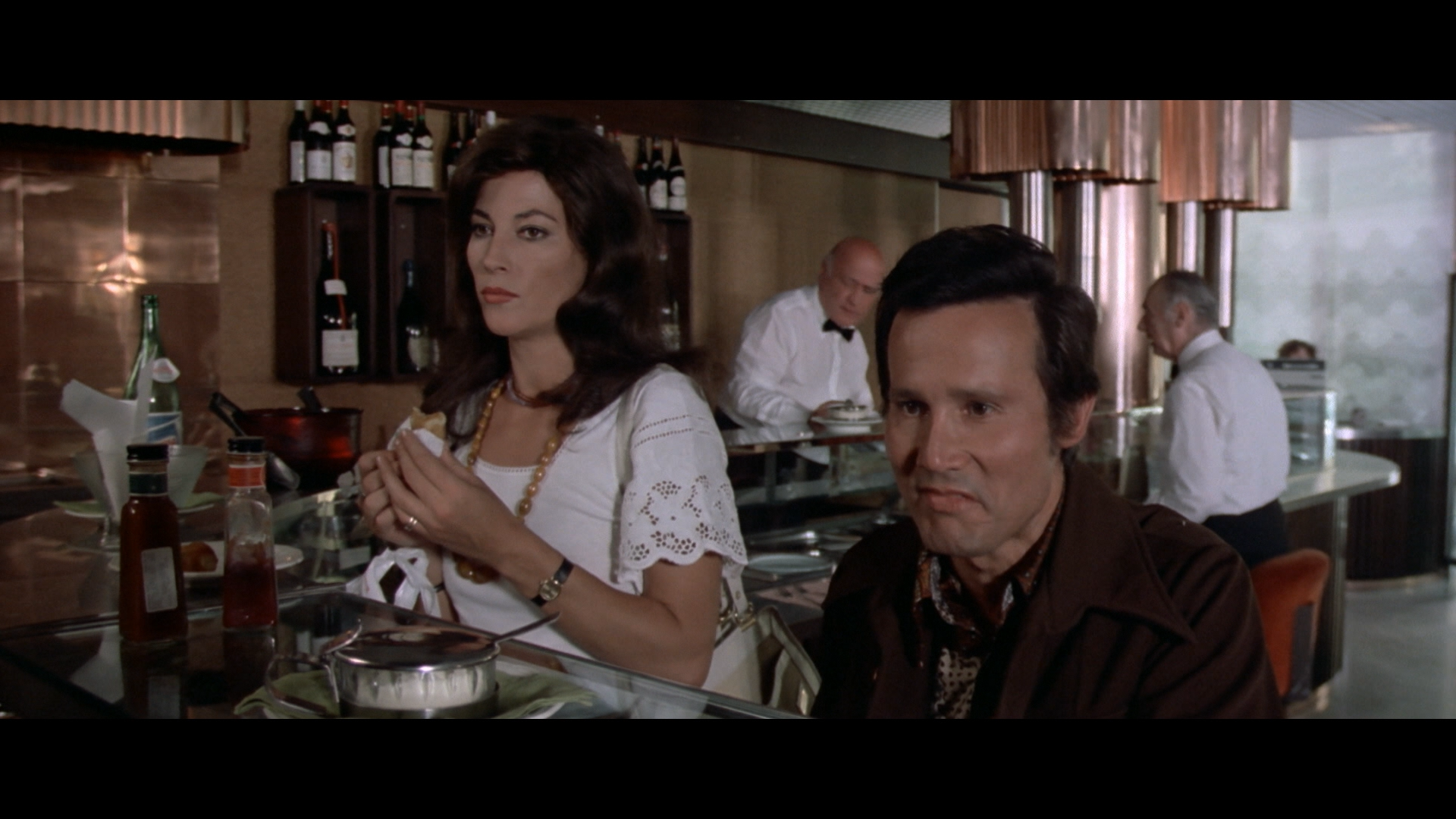 Free Hand for a Tough Cop cap 6