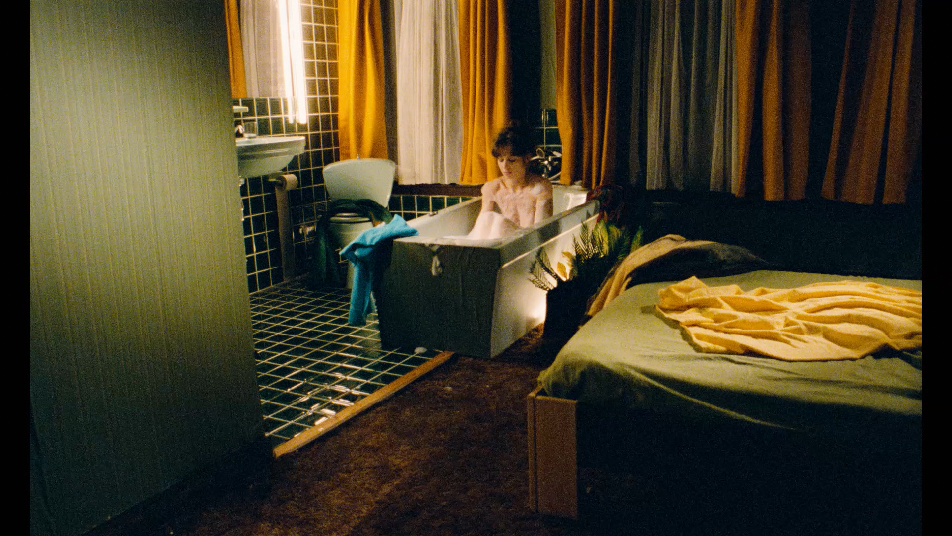 Broken Mirrors cap 8