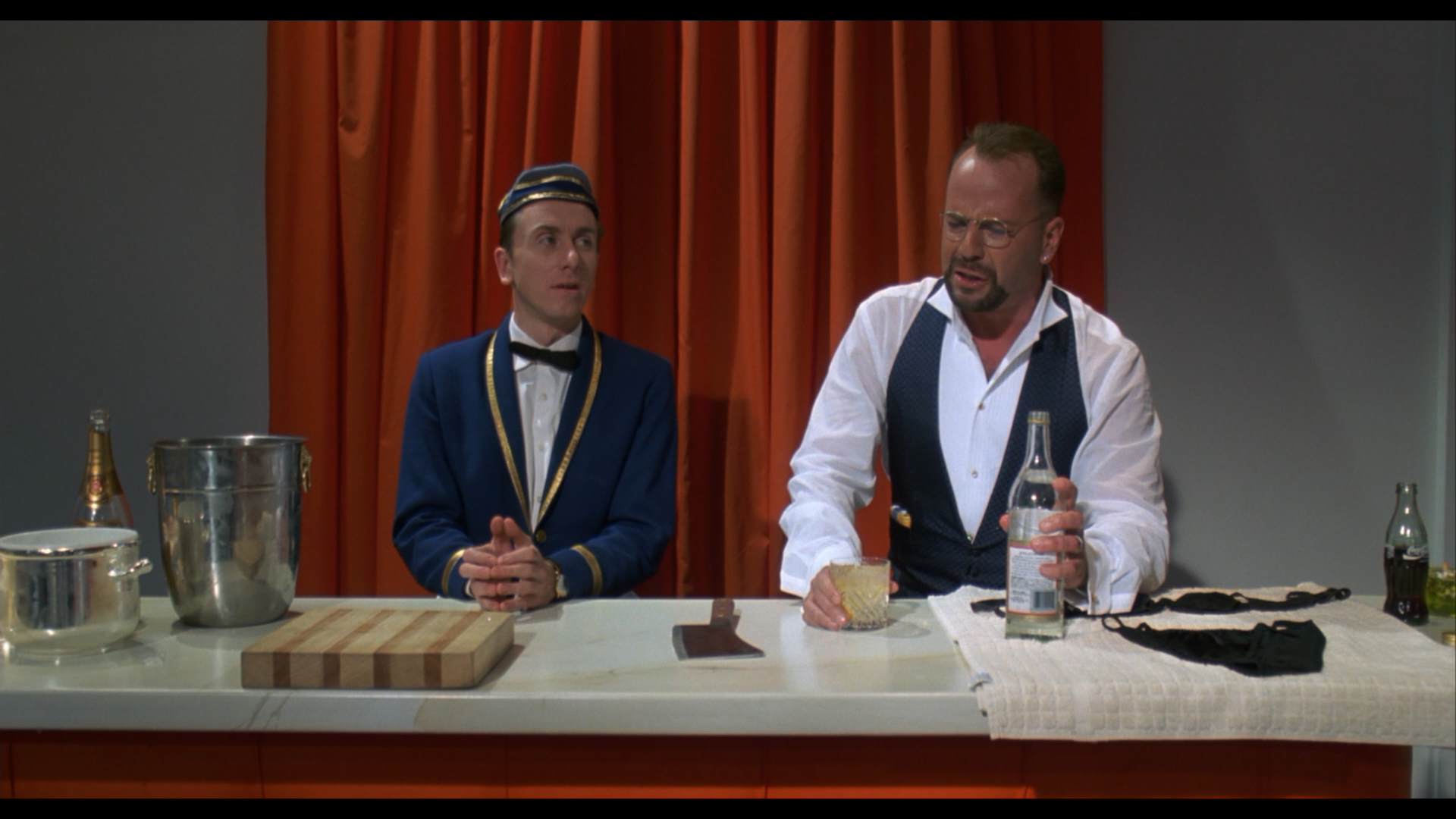 Four Rooms Blu-ray screencap 11