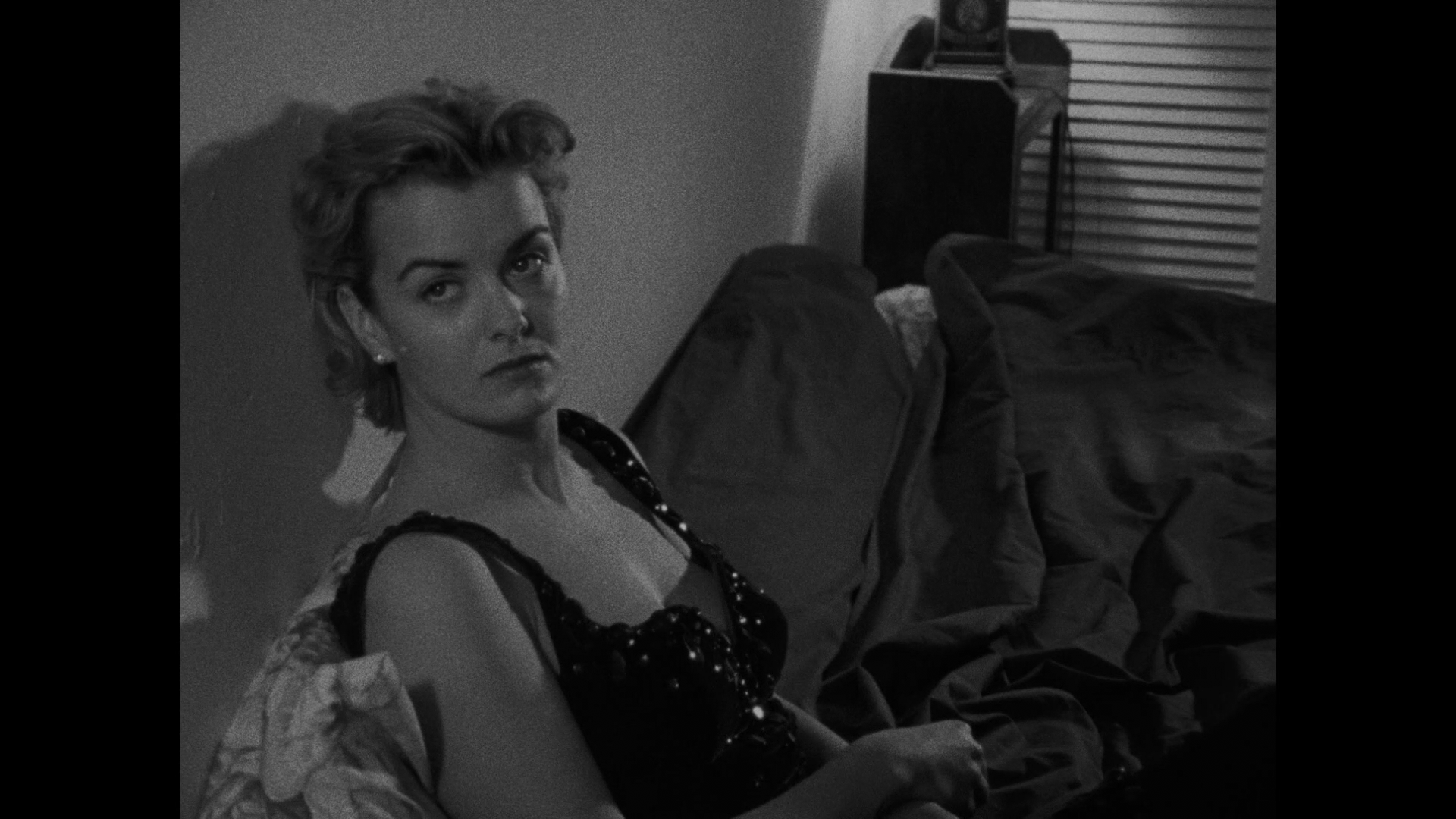 Following Blu-ray screencap 9