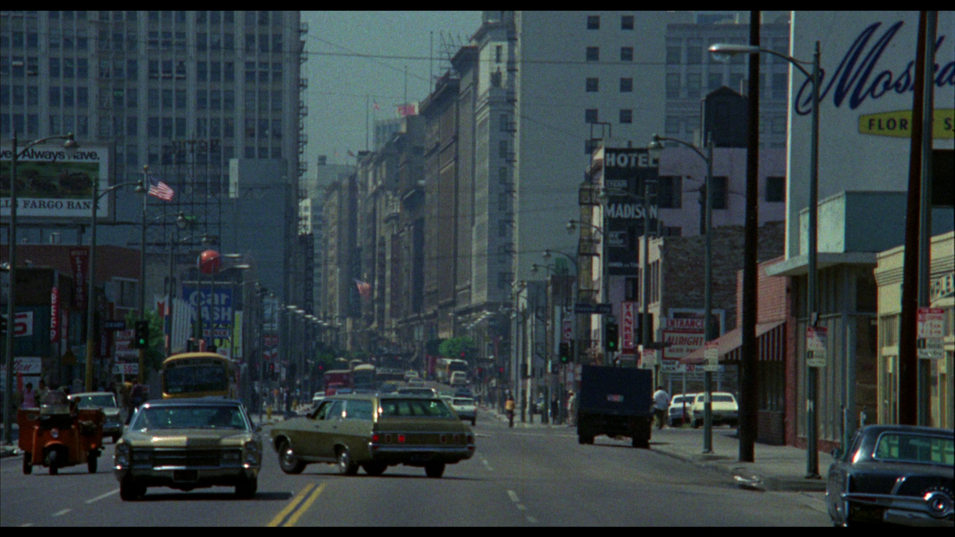 Hollywood 90028 cameraman outtakes