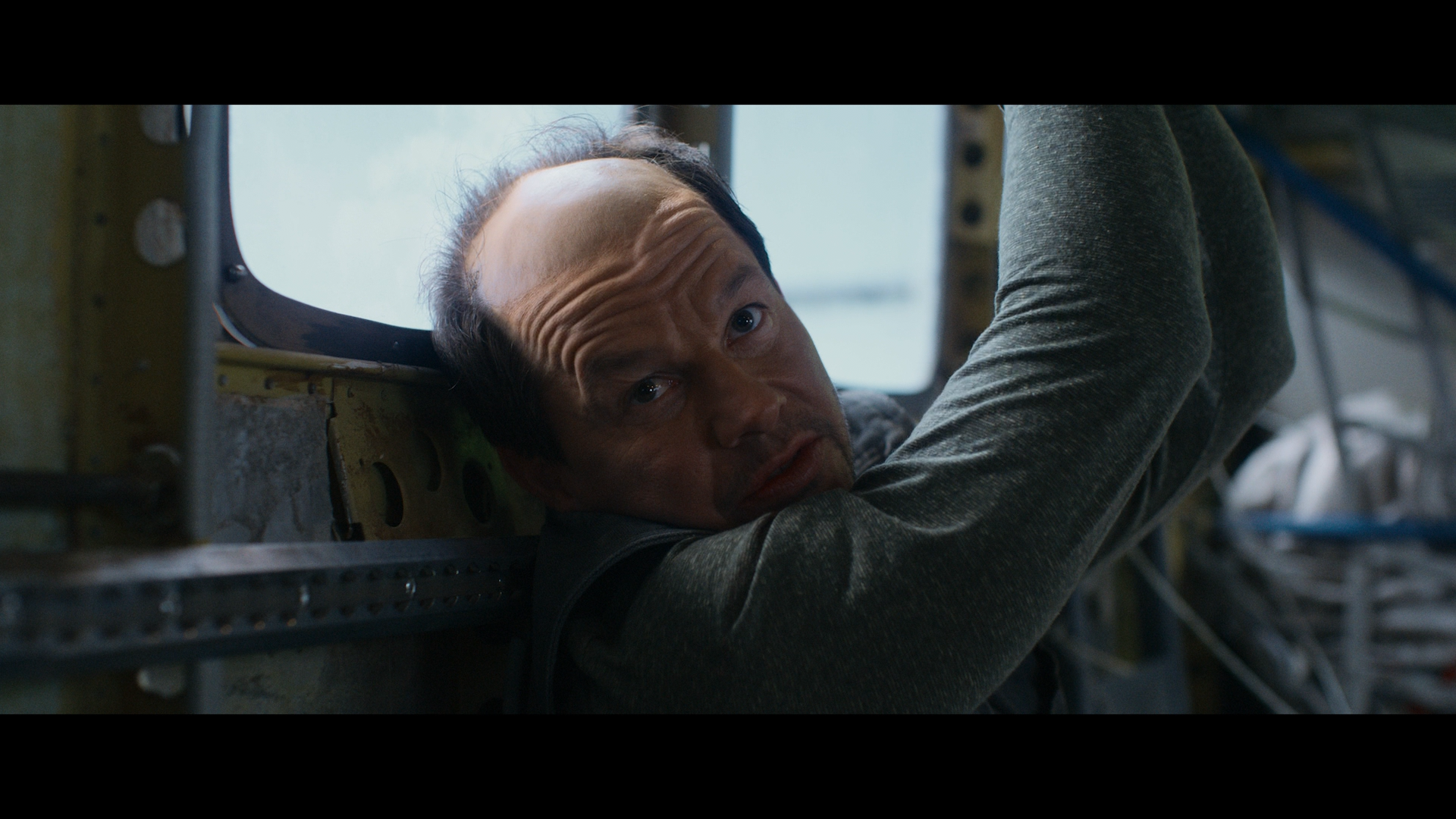 Flight Risk Blu-ray cap 3