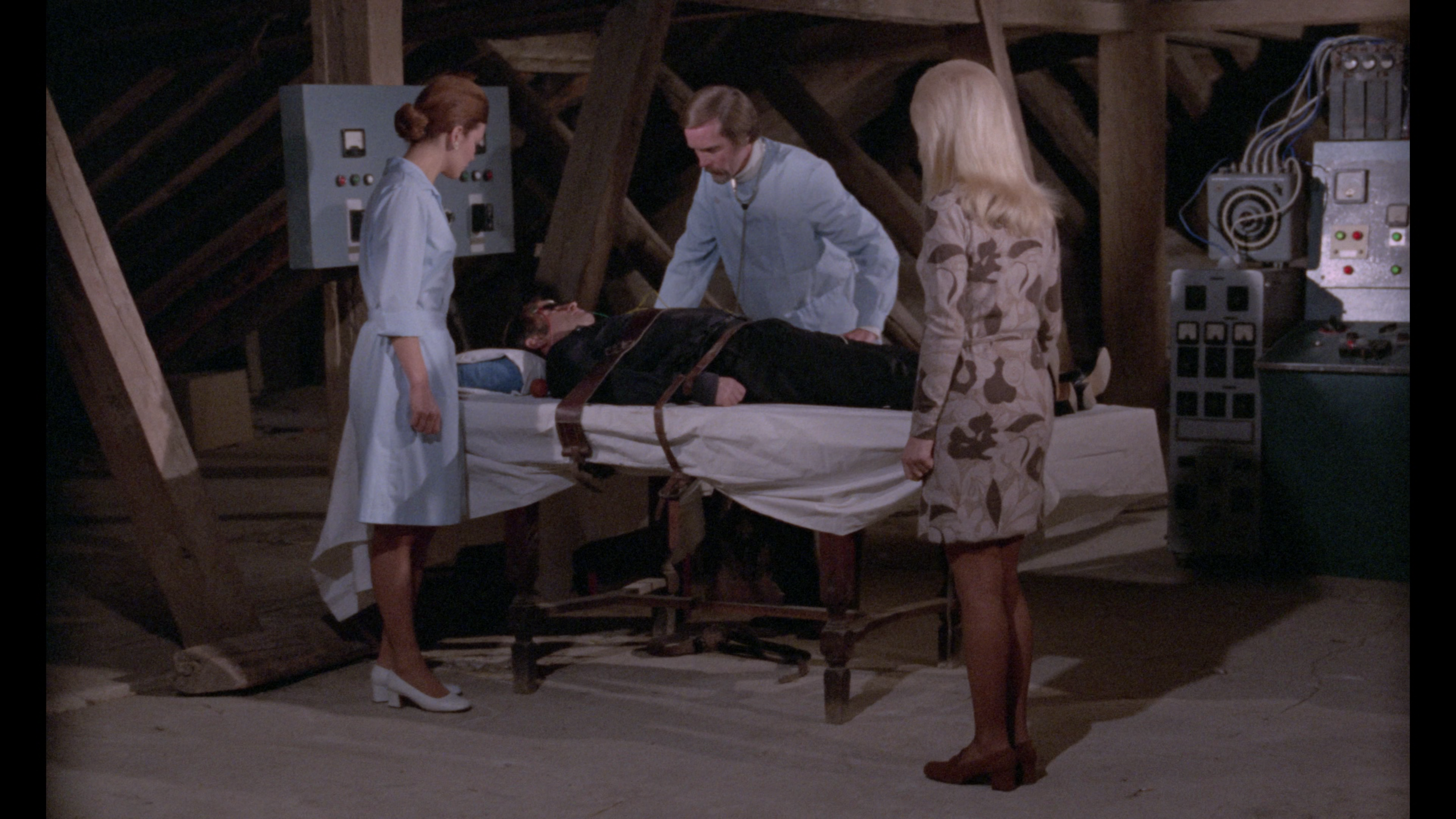 Dr. Jekyll and the Werewolf 4K cap 5