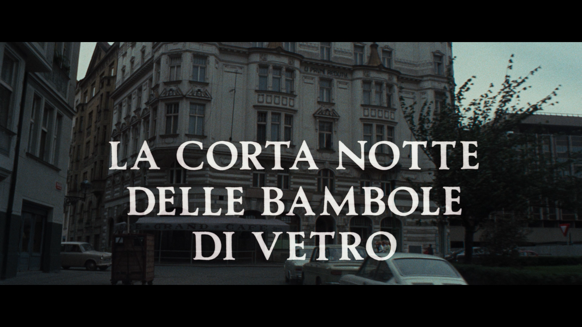 Short Night of Glass Dolls Blu-ray cap 1