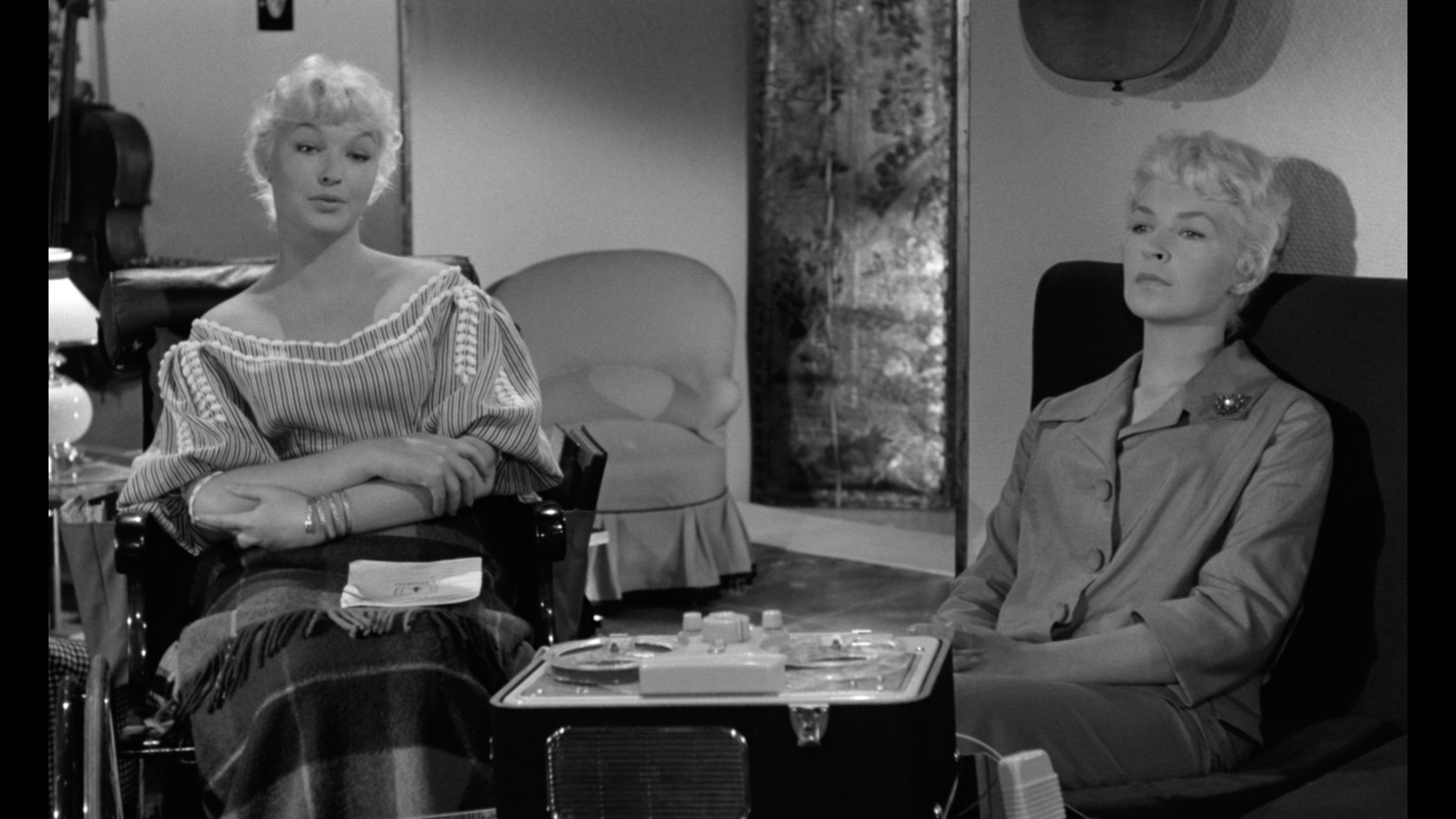 Nude in a White Car cap 3