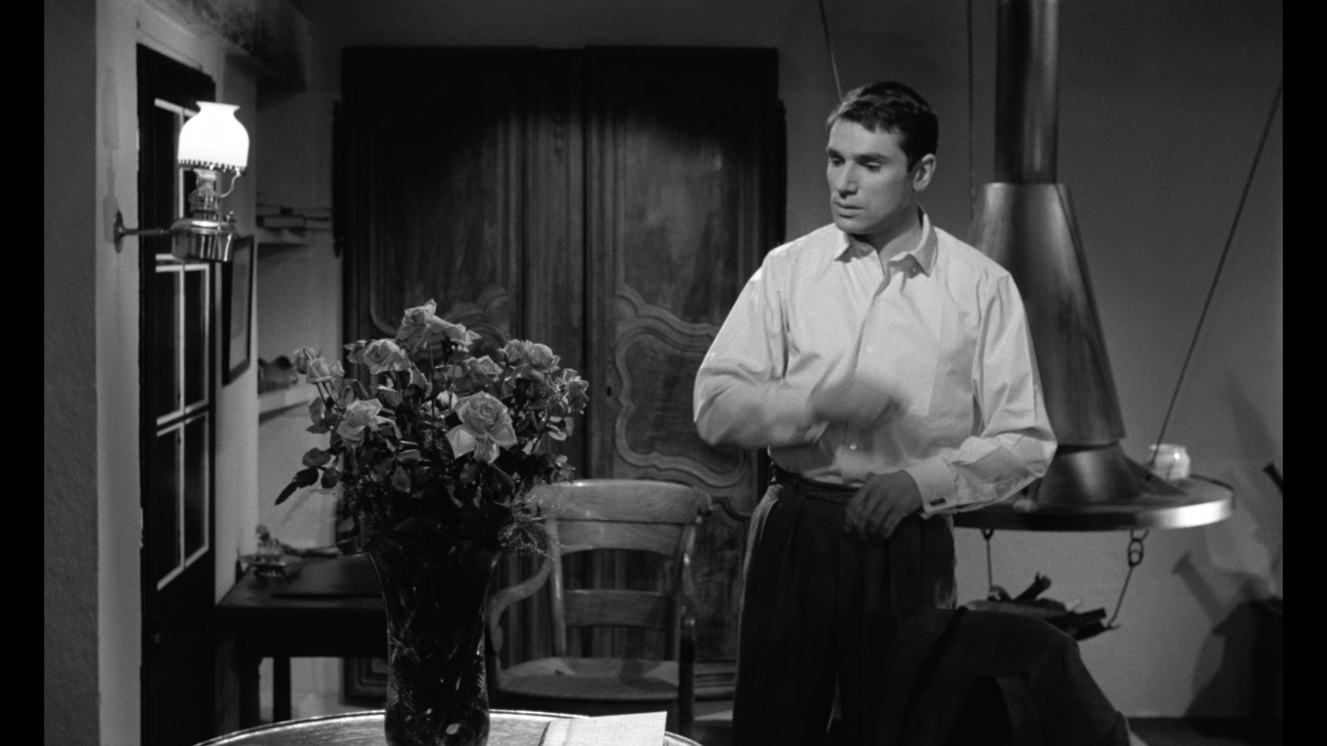 Nude in a White Car cap 5