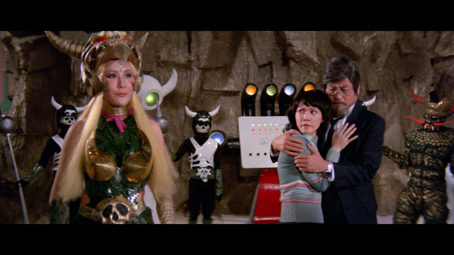 Super Inframan cap 10