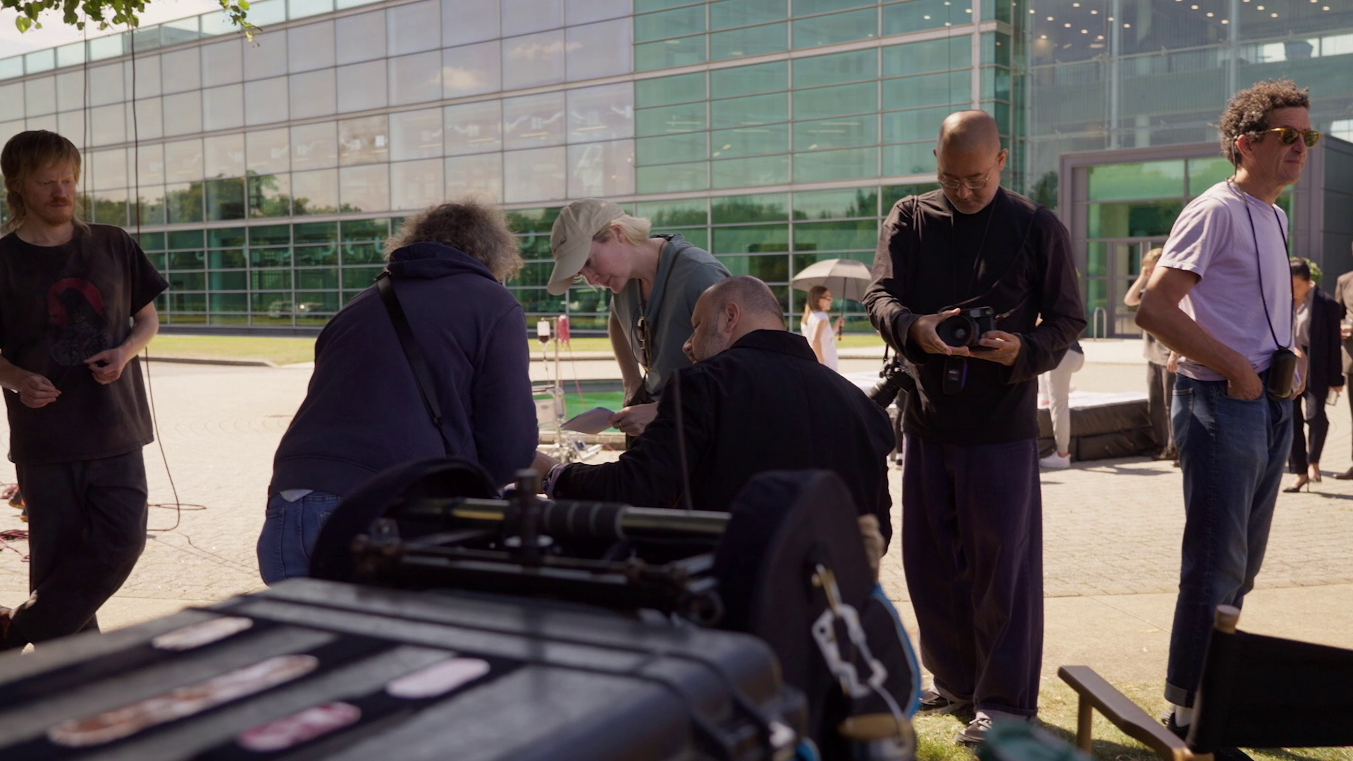 Bugonia 4K The Birth and the Bees featurette