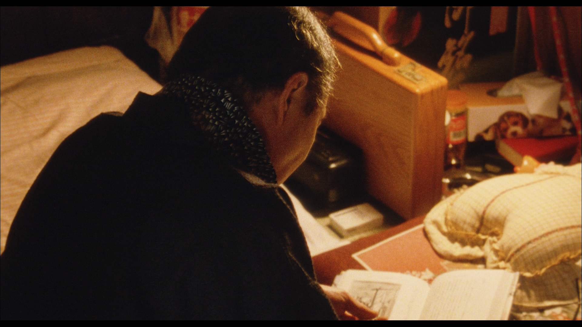 Agitator Blu-ray screencap 3