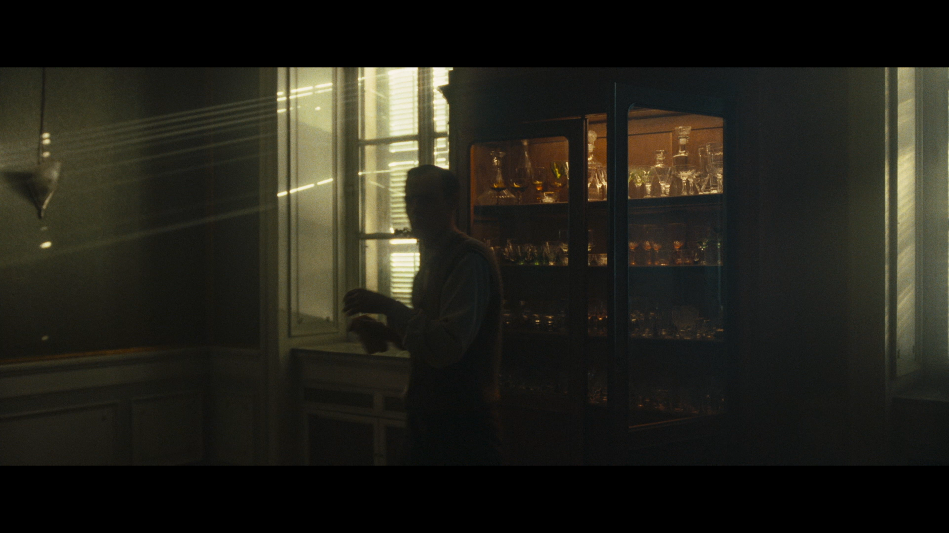 Earwig Blu-ray screencap 7